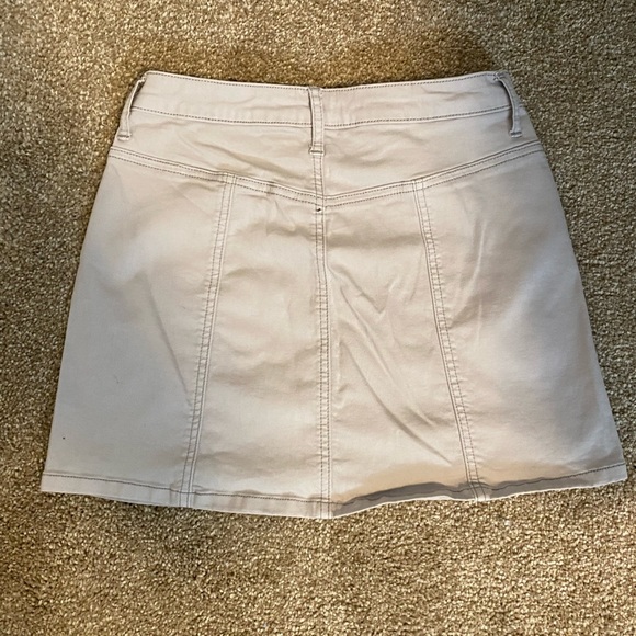 Grey Button-Up Skirt - Picture 3 of 3